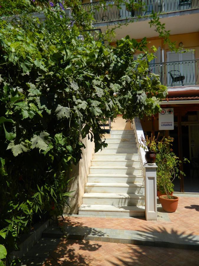Logaras Apartments Agia Efimia Bagian luar foto