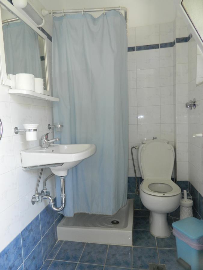 Logaras Apartments Agia Efimia Bagian luar foto