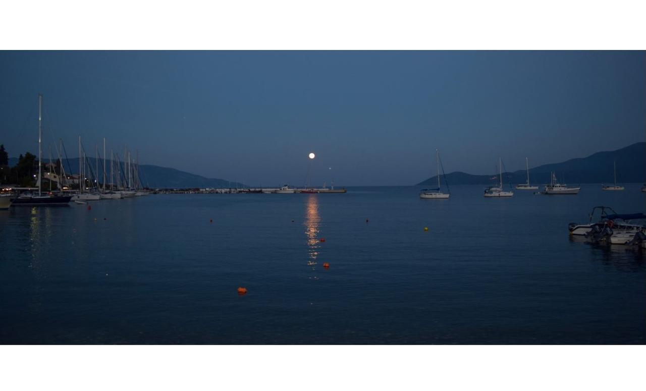 Logaras Apartments Agia Efimia Bagian luar foto